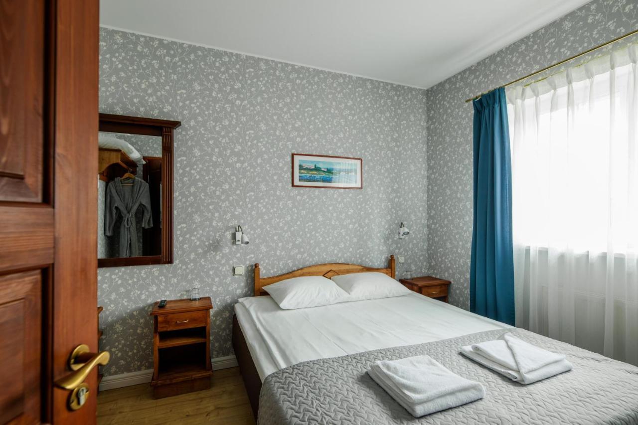 Отель Saka Manor Экстерьер фото